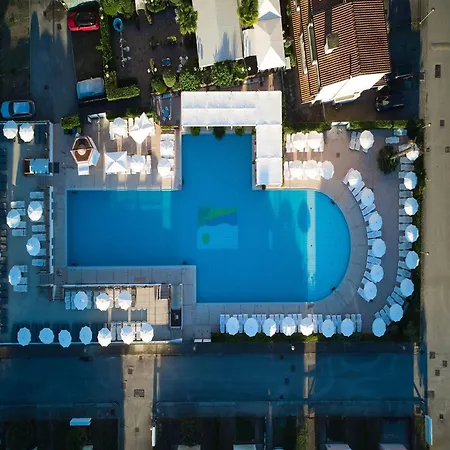 Apartment Great Flat In A With Pool In Rosolina *