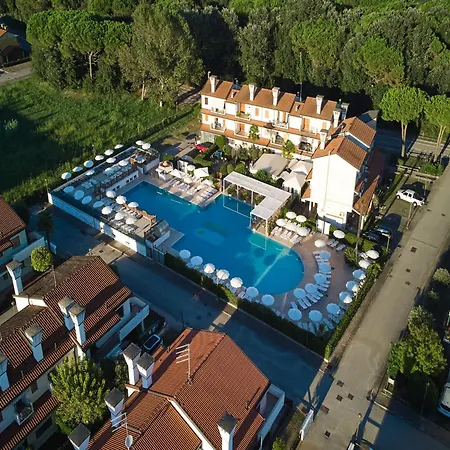 Apartment Great Flat In A With Pool In Rosolina *