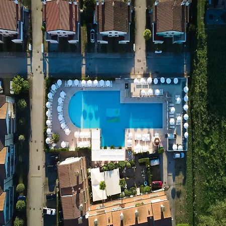 Apartment Great Flat In A With Pool In Rosolina *