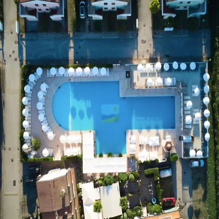 Great Flat In A With Pool In Rosolina *
