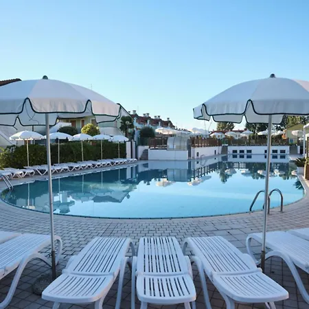 Great Flat In A With Pool In Rosolina * Rosolina Mare